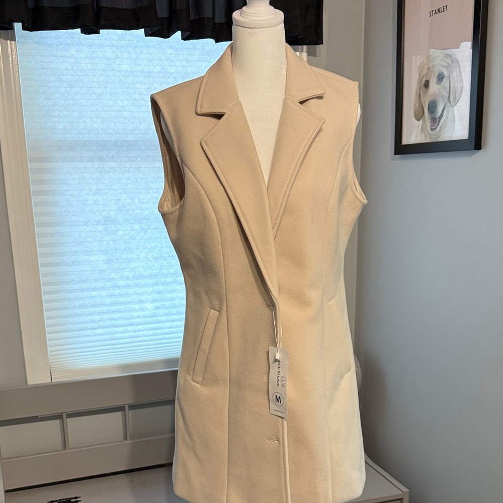 Elegant Sleeveless Cream Vest for Women